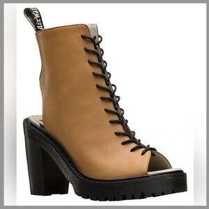 Dr. Martens Women's Carmelita Open Heel Lace Up Boots, tan color, size 9